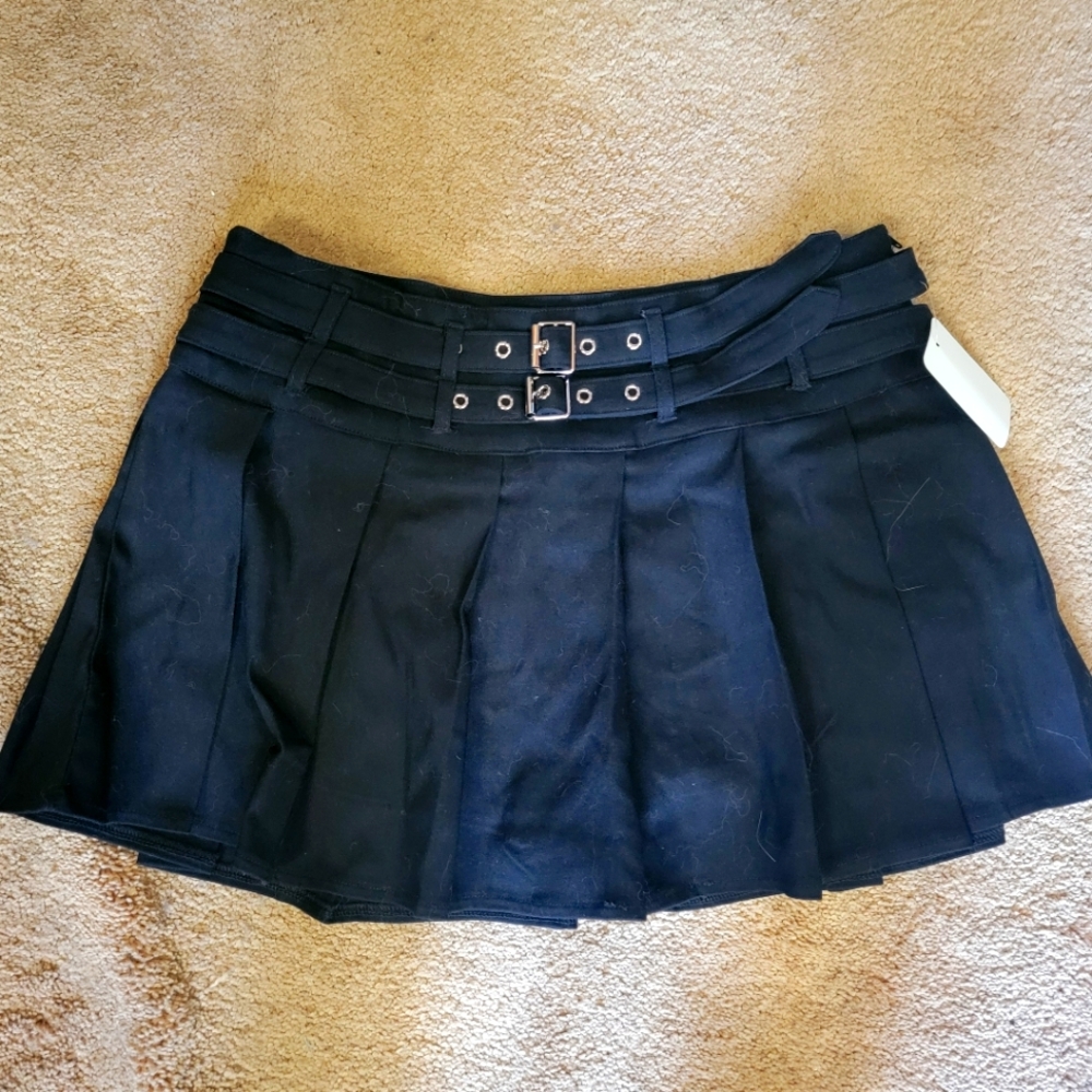 French Kyss Black Skater Skirt with Belt new Sz Large